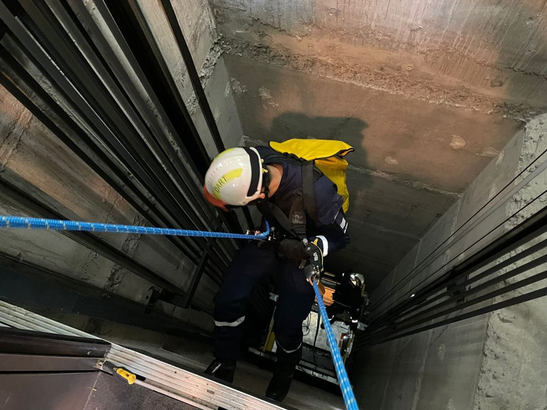 Công Ty TNHH Thang Máy Hi – Tech